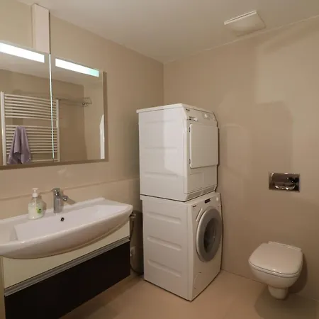 Center Apartment *